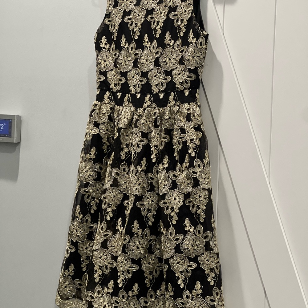 Dinner dress - Picture 2 of 3